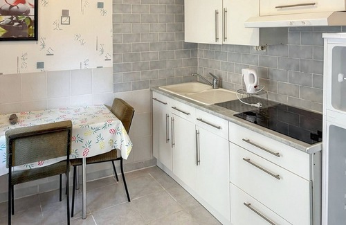 Neris-les-Bains Apartamento | Homerez - Estudio Néris-les-Bains