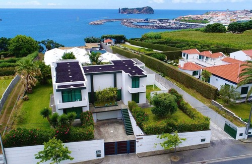 Vila Franca do Campo Villa | Homerez - Villa en Vila Franca Do Campo
