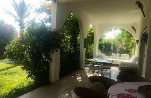 Cabestany Villa | Homerez - Villa a 10 km de la playa para 8 pers. con piscina, jacuzzi y jardín
