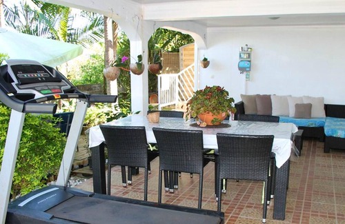 Le Tampon Villa | Homerez - Bonita villa a 14 km de la playa para 4 pers. con piscina en Le Tampon
