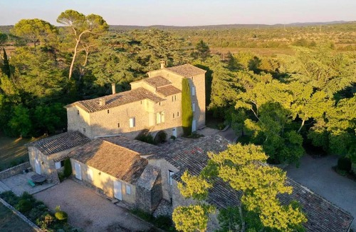 Conqueyrac Villa | Homerez - Grande villa para 12 pers. con piscina, jardín y terraza en Conqueyrac