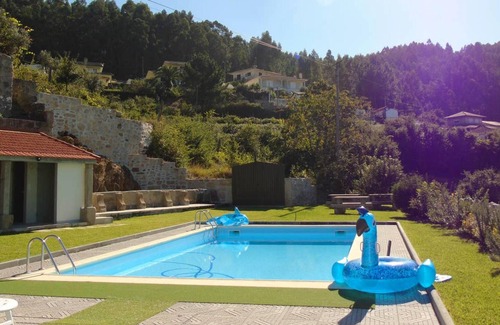 Parameira Villa | Homerez - Villa para 12 pers. con piscina, jardín, terraza y balcón en Fermedo