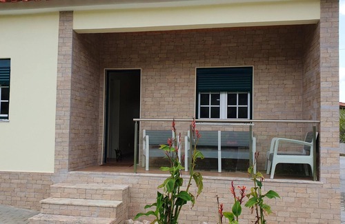 Penela Villa | Homerez - Villa para 4 pers. con piscina, jardín, terraza y balcón en Espinhal