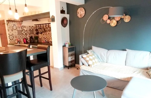 Saint-Michel-l'Observatoire Villa | Homerez - Villa for 5 ppl. with swimming-pool, garden and terrace at Dauphin