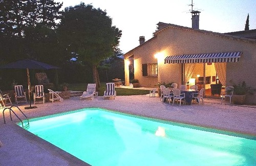 Cereste Villa | Homerez - Villa para 8 pers. con piscina, jacuzzi, terraza y balcón en Céreste