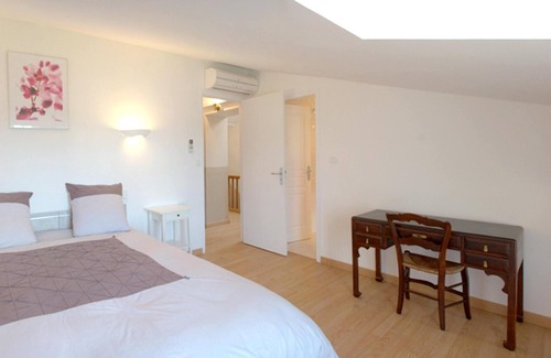 Ventenac-Cabardes Villa | Homerez - Villa para 6 pers. con piscina, jacuzzi y jardín en Ventenac-Cabardès