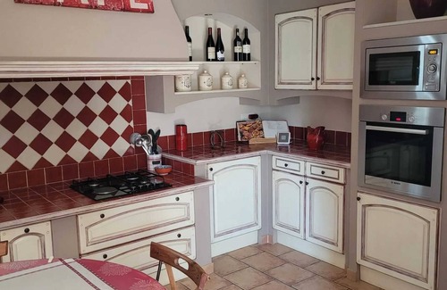 Albaron Villa | Homerez - Villa en Arles con piscina privada.