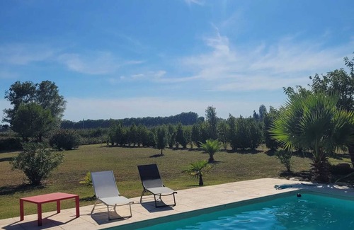 Albaron Villa | Homerez - Villa en Arles con piscina privada.