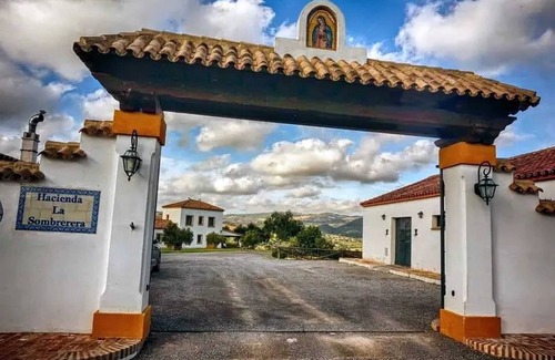 Puerto Serrano Villa | Homerez - Villa in Puerto Serrano