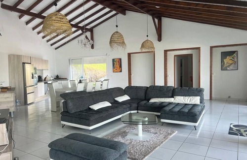 Perinet Villa | Homerez - Villa en Le Gosier - Piscina