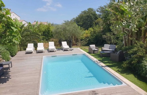 La Gaude Villa | Homerez - Villa La Gaude con piscina