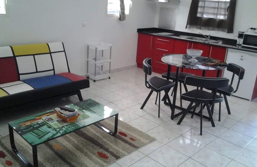 Damencourt Casa | Homerez - Casa acogedora en Le Moule con piscina compartida