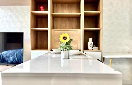 Al Barsha Apartamento | Homes2Retreat - Resort Living Close to Miracle Garden