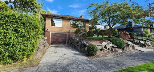 Sunset Hill Apartamento | HomeSmart: Cozy Charm Meets High-Tech in Prime Area