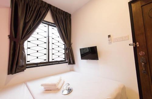 Taman Century Hotel | HomeStay 21 Hotel