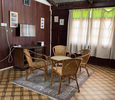 Marang Casa | Homestay 4 minit ke Jeti Pulau Kapas Marang tingkat atas