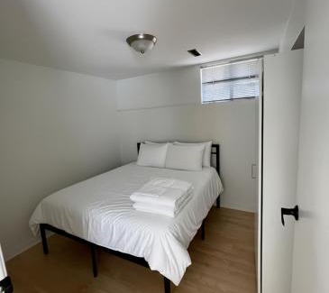 East Side Casa | Homestay Central Vancouver for longterm rental