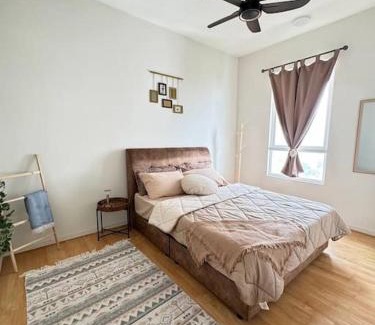 Cyberjaya Apartamento | Homestay Cyberjaya AC Home 4R3B 7pax Free Wifi Netflix