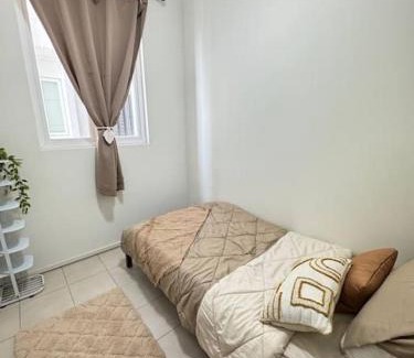 Cyberjaya Apartamento | Homestay Cyberjaya AC Home 4R3B 7pax Free Wifi Netflix