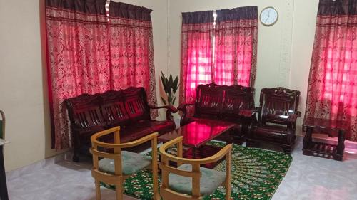 Simpang Kenyum Casa | Homestay Haji Hamid