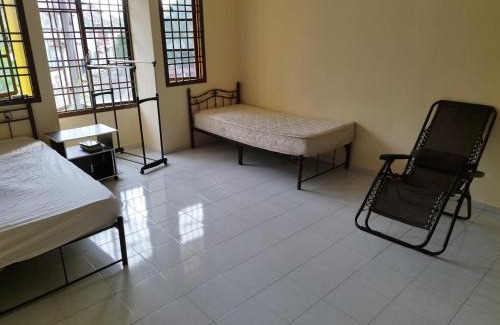 Taman Mount Austin Casa | Homestay Haura