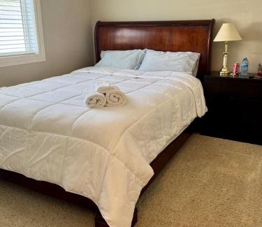 Calgary Casa | Homestay in Covepark Home by Maureen