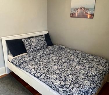 Tuxedo Casa | Homestay in cozy River Heights home