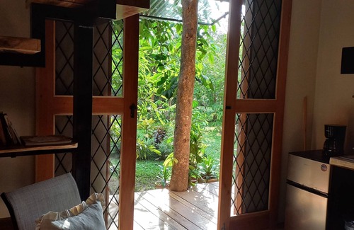 Uvita Cabaña | Homestay in dashing 1br garden-cottage in Uvita, 10 min walk to the beach