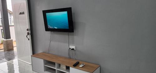 Kampung Beladau Selat Casa | Homestay Irdina Adryana Free Wifi