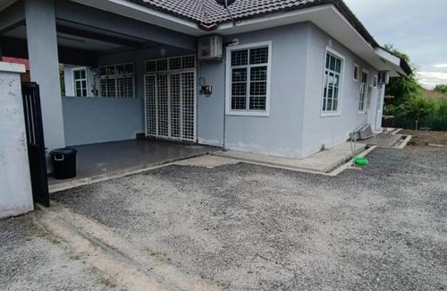 Bukit Kuang Casa | Homestay Kemaman Fyna02 di Bukit Kuang