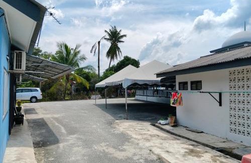 Kampung Ru Muda Apartamento | Homestay Masjid Seberang Marang
