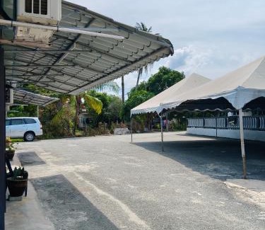 Kampung Ru Muda Apartamento | Homestay Masjid Seberang Marang