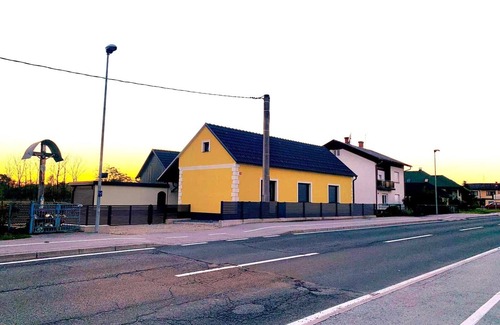 Beltinci Casa | Homestead remodeled: modern relaxing retreat. Cycling, thermal spas, vineyards