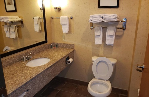 Bridgeport Hotel | Hometown Executive Suites