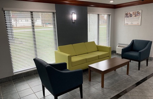 Egg Harbor Township Hotel | HomeTowne Studios By Red Roof Egg Harbor–Atlantic City Airport