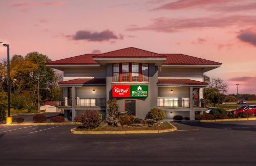 Witmer Hotel | HomeTowne Studios by Red Roof Lancaster