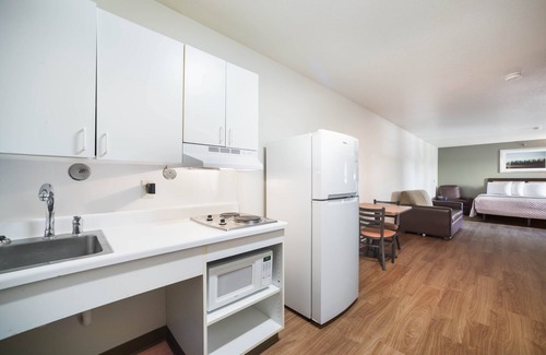 Airport Township Hotel | HomeTowne Studios by Red Roof St. Louis - Airport/ N Lindbergh