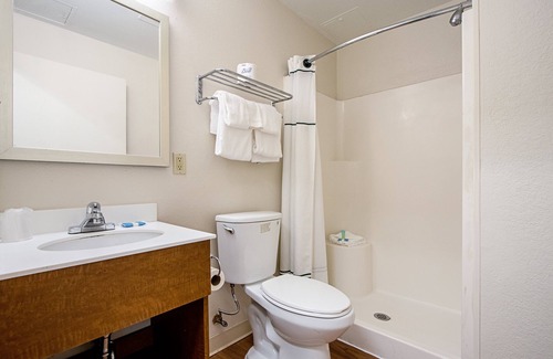 Eiber Hotel | HomeTowne Studios by Red Roof Denver - Lakewood West