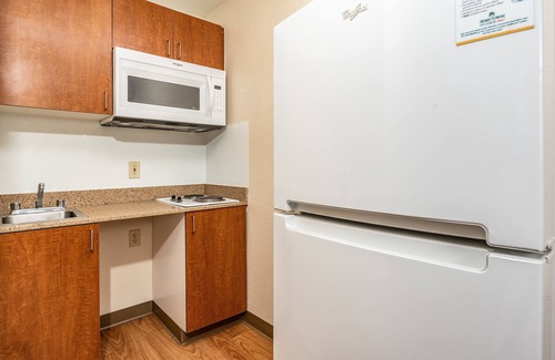 Fresno Hotel | HomeTowne Studios by Red Roof Fresno - West