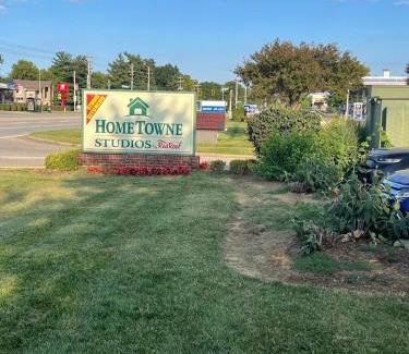 Jeffersontown Hotel | HomeTowne Studios by Red Roof Louisville