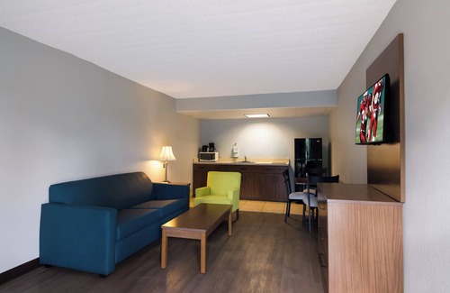 Vero Beach Hotel | HomeTowne Studios By Red Roof Vero Beach - I-95