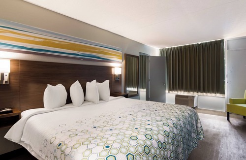 Vero Beach Hotel | HomeTowne Studios By Red Roof Vero Beach - I-95