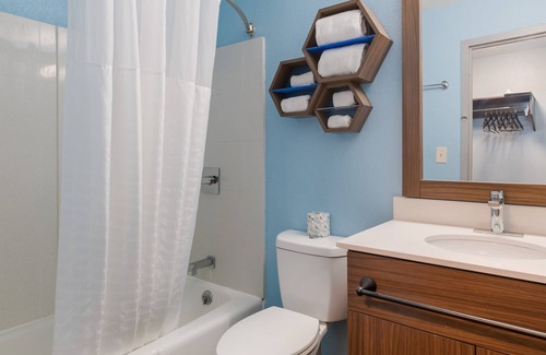 Newport News Hotel | HomeTowne Studios By Red Roof Newport News – Hampton West