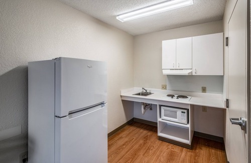 Spokane Valley Hotel | HomeTowne Studios by Red Roof Spokane - Valley