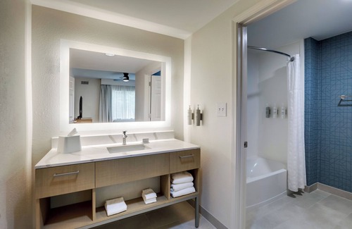 Mount Pleasant Hotel | Homewood Suites by Hilton Charleston - Mt Pleasant