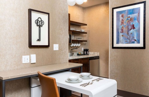 Wholesale District Hotel | Homewood Suites by Hilton Indianapolis-Downtown