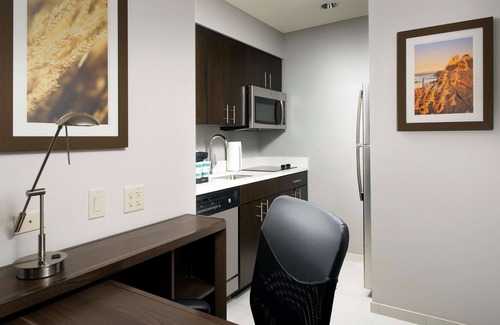 I-435 West KC-KS Hotel | Homewood Suites by Hilton Kansas City Speedway