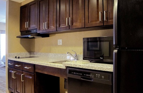 Iowa River Landing Hotel | Homewood Suites by Hilton Coralville - Iowa River Landing