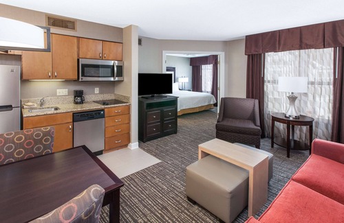 Indianapolis Hotel | Homewood Suites by Hilton Indianapolis-Keystone Crossing