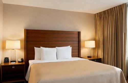 Harbor East Hotel | Homewood Suites by Hilton Baltimore